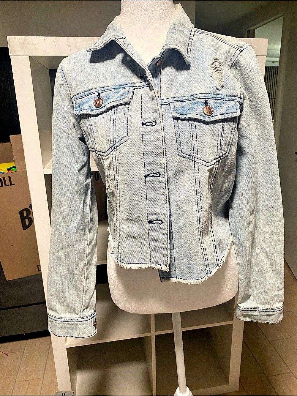 Elan Sono Denim Jacket in Blue Size Medium